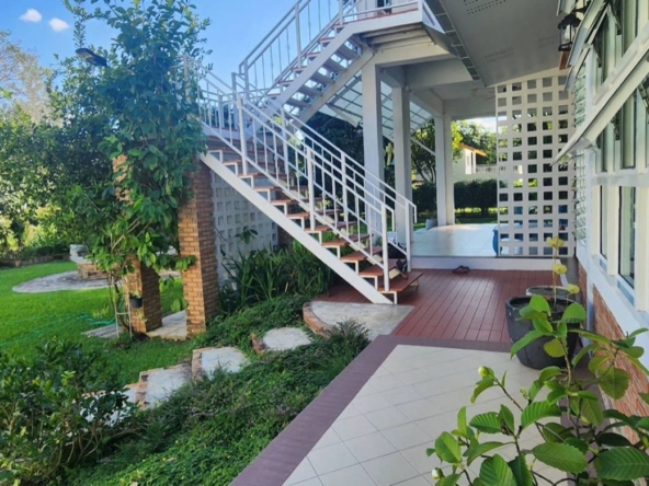 4 bed house for rent or sale in Doi Saket