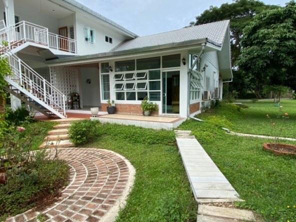 4 bed house for rent or sale in Doi Saket