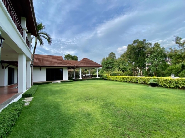 Colonial House by the Golf Course for rent or sale in Mae On