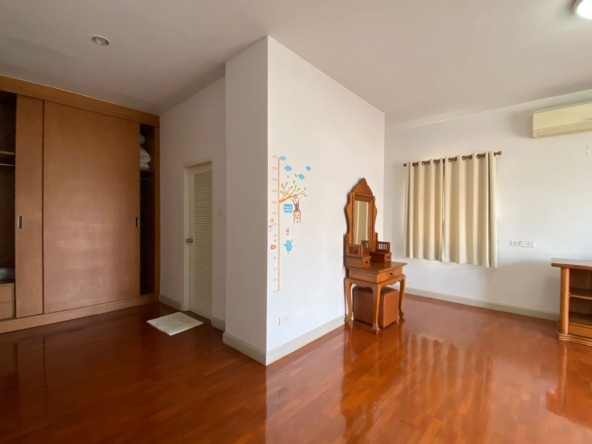 3 bed house for rent or sale in Saraphi