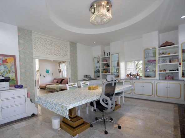 000m2 of Absolute Lake Front Living: See It To Believe It!-PH-DOIS192