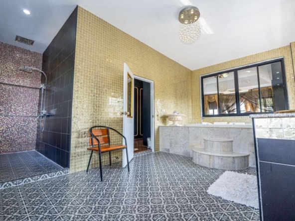 000m2 of Absolute Lake Front Living: See It To Believe It!-PH-DOIS192