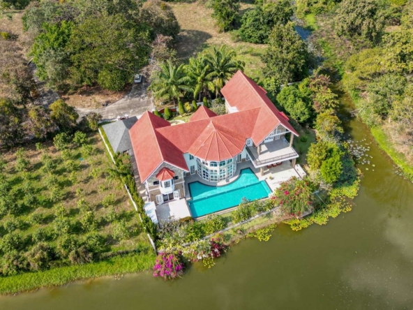 000m2 of Absolute Lake Front Living: See It To Believe It!-PH-DOIS192