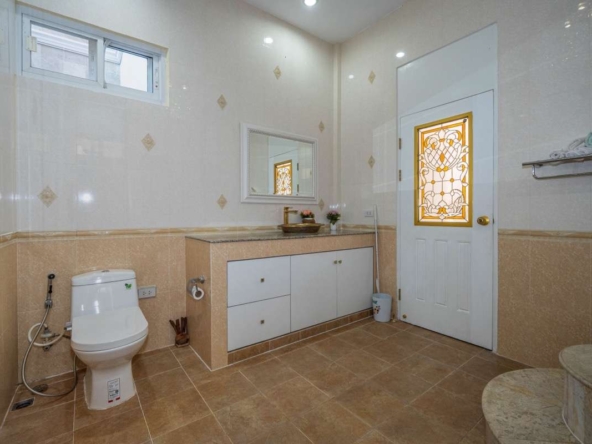 000m2 of Absolute Lake Front Living: See It To Believe It!-PH-DOIS192