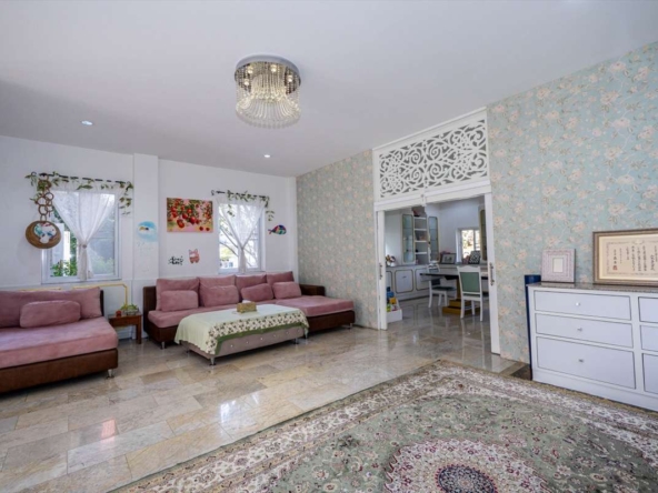 000m2 of Absolute Lake Front Living: See It To Believe It!-PH-DOIS192