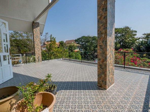 000m2 of Absolute Lake Front Living: See It To Believe It!-PH-DOIS192