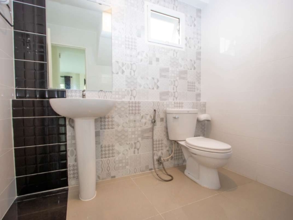 The Masterpiece Scenery Hill : 3 Bedroom House for Sale-PH-NP067