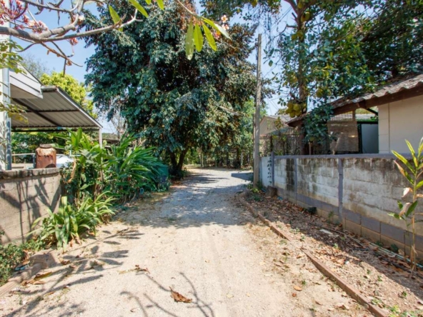 Land for Sale with 2 Houses– Prime Location-PH-CITY751