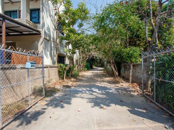Land for Sale with 2 Houses– Prime Location-PH-CITY751