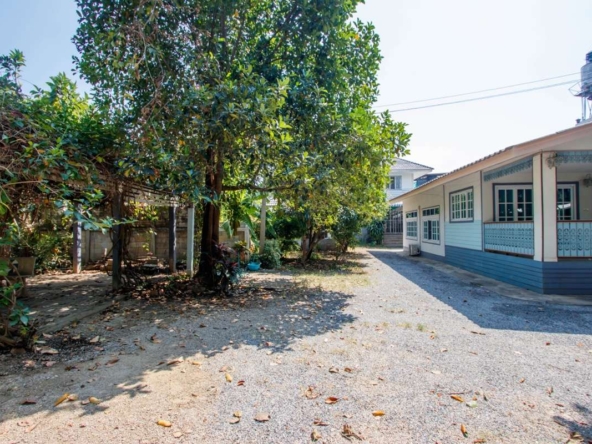 Land for Sale with 2 Houses– Prime Location-PH-CITY751