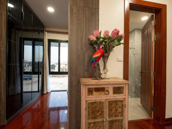 3 bedroom house with pool for sale in Saraphi-SHG-HS462