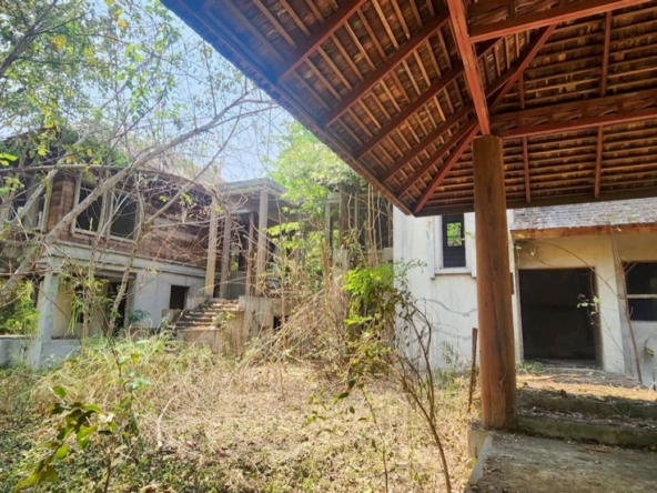 A large plot of land for sale in Mae Rim