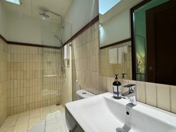 4 bed house for rent in Muang