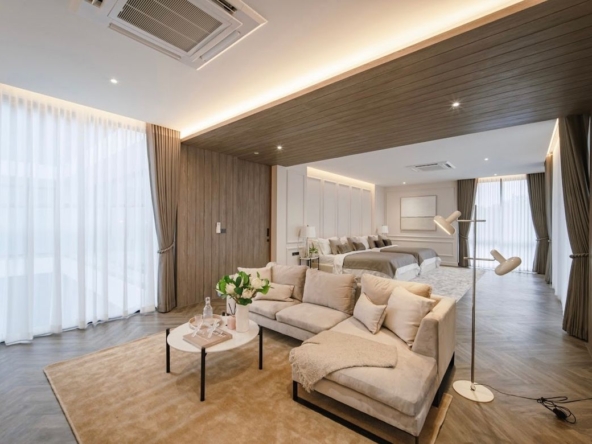 A luxury villa with pool for sale in Hang Dong