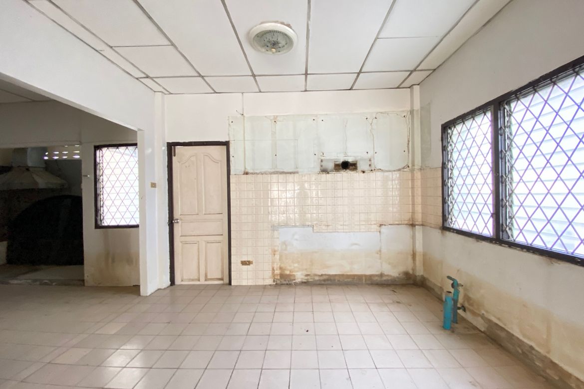 A house for rent for commercial space in Muang Chiang Mai-P-PCCR1140