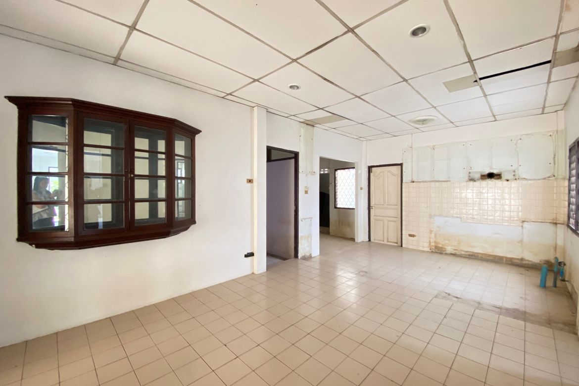 A house for rent for commercial space in Muang Chiang Mai-P-PCCR1140