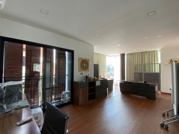 2 Bedroom Commercial for sale-CMB-CMB04512