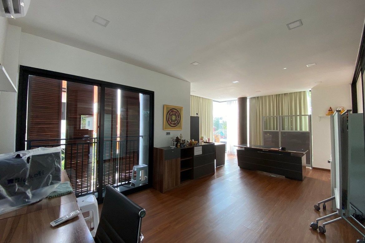 2 Bedroom Commercial for sale-CMB-CMB04512