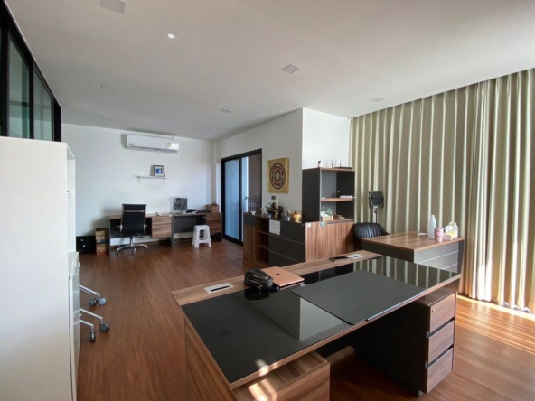 2 Bedroom Commercial for sale-CMB-CMB04512