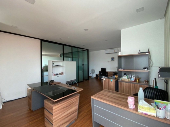 2 Bedroom Commercial for sale-CMB-CMB04512