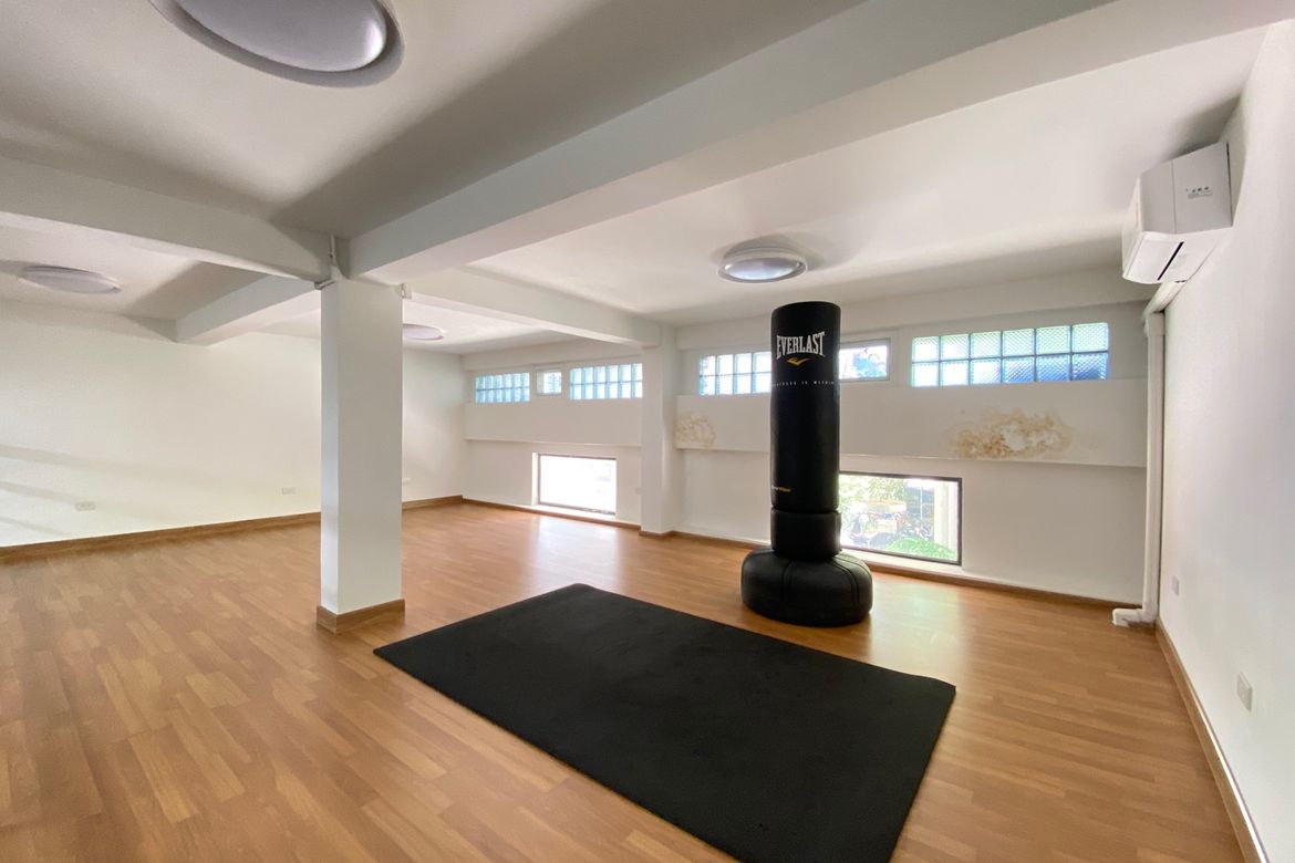 26 rooms hotel and 22 rooms mansion for sale in Muang Chiang Mai-P-PCCS1124
