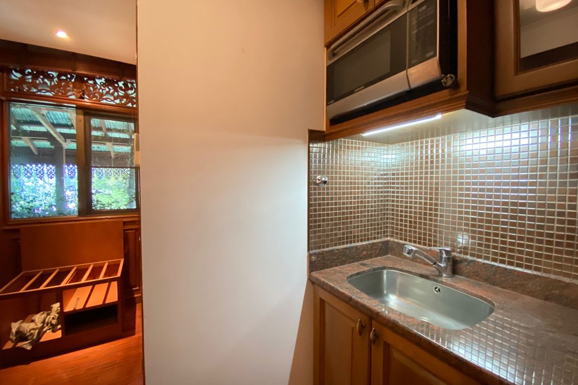 26 rooms hotel and 22 rooms mansion for sale in Muang Chiang Mai-P-PCCS1124