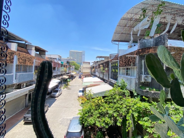 26 rooms hotel and 22 rooms mansion for sale in Muang Chiang Mai-P-PCCS1124