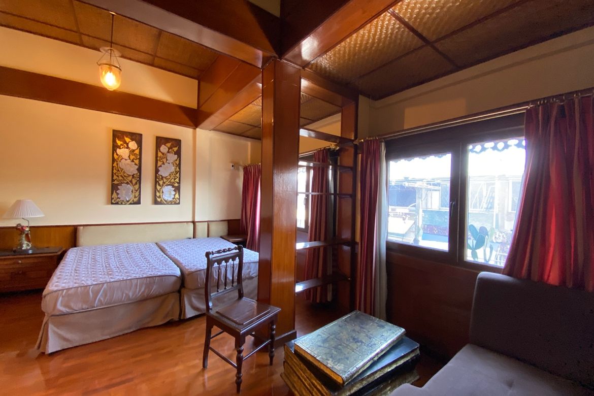 26 rooms hotel and 22 rooms mansion for sale in Muang Chiang Mai-P-PCCS1124