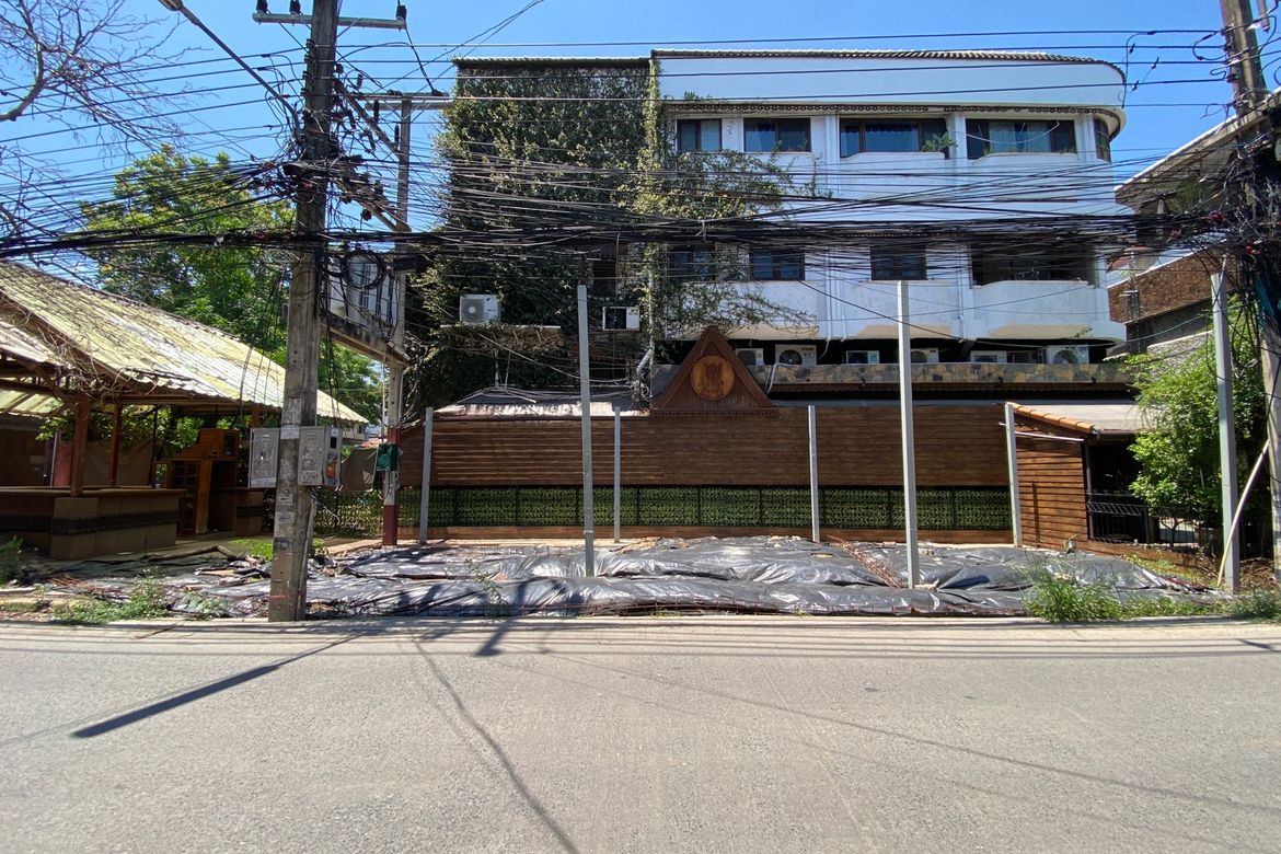 26 rooms hotel and 22 rooms mansion for sale in Muang Chiang Mai-P-PCCS1124