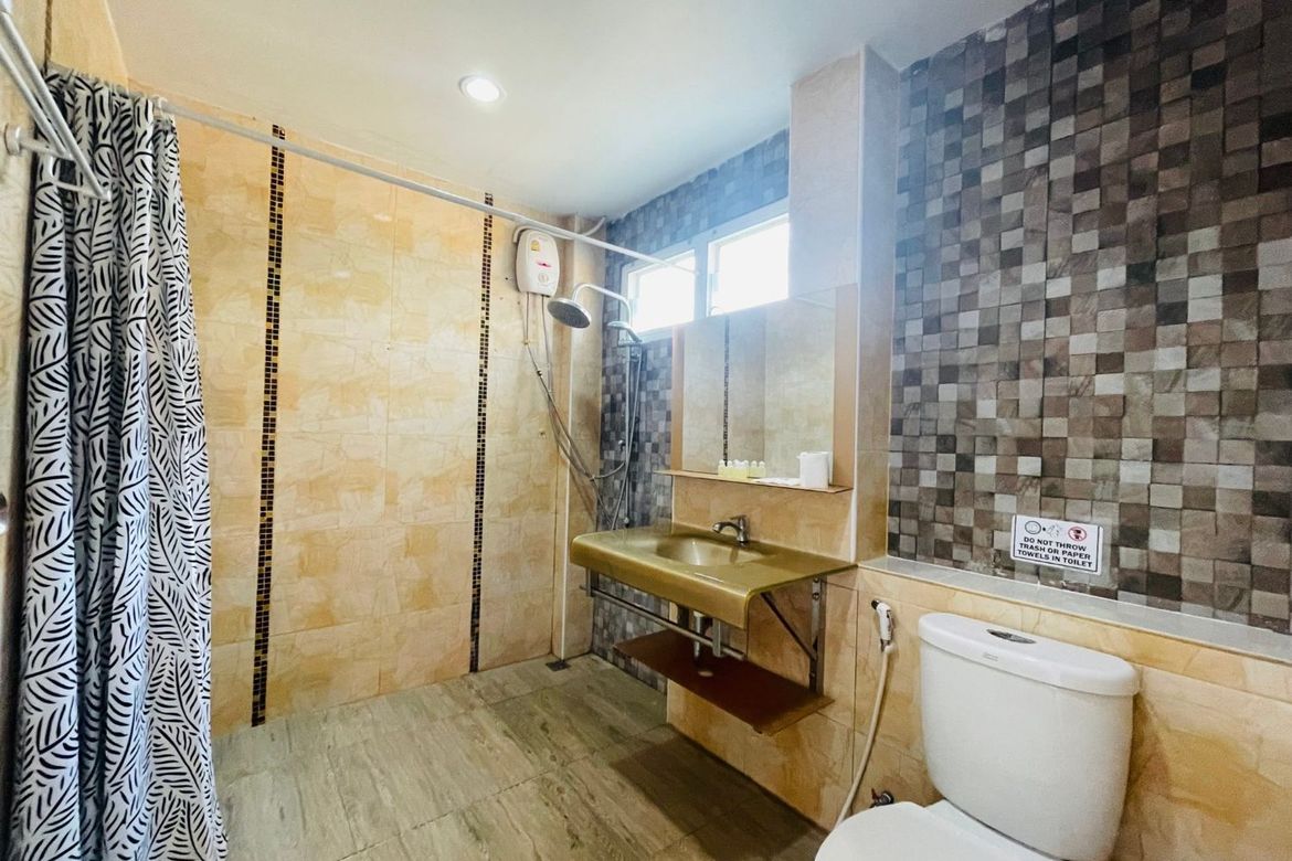 21 Bedroom Commercial for sale-CMB-CMB04694