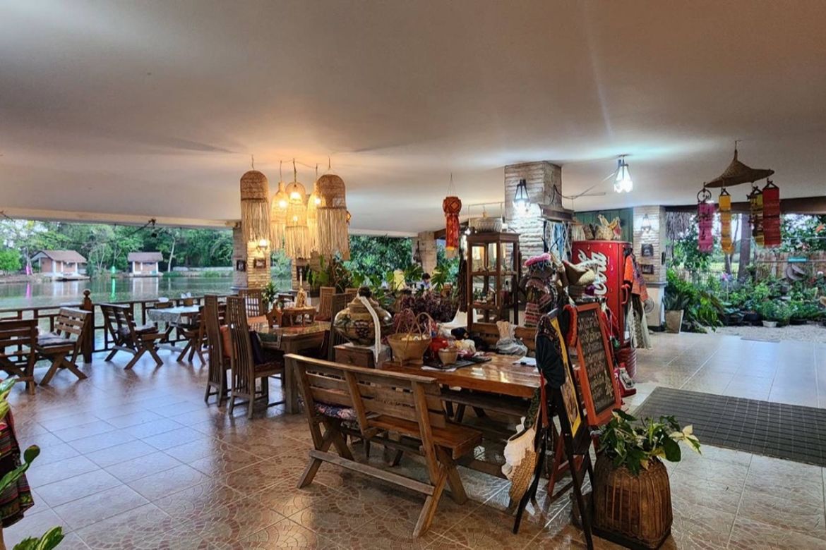 A large fishing park with restaurant for sale in Saraphi