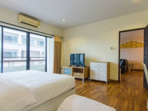 Penthouse condo for Sale in Kankanok (Jed Yod Greenery Hill) Condo near Maya Mall