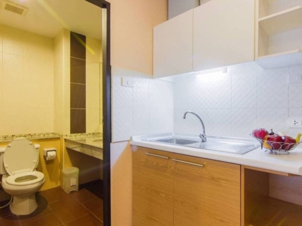 Penthouse condo for Sale in Kankanok (Jed Yod Greenery Hill) Condo near Maya Mall