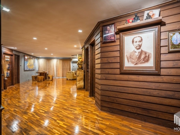 3baths 182 sq.m. 12AthFL.