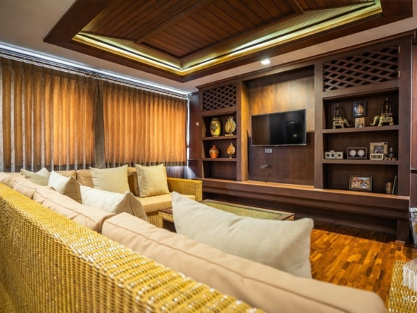 3baths 182 sq.m. 12AthFL.
