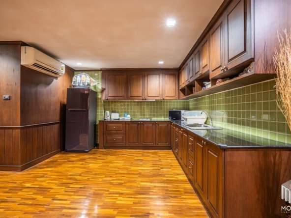 3baths 182 sq.m. 12AthFL.