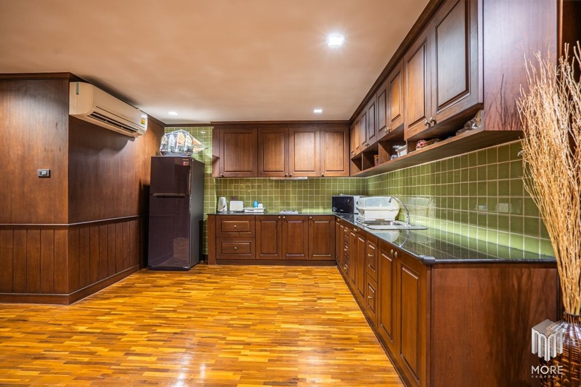 3baths 182 sq.m. 12AthFL.