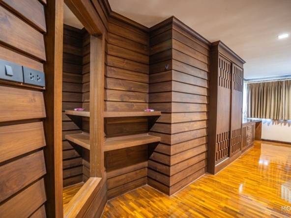 3baths 182 sq.m. 12AthFL.