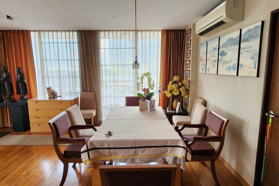 A large unit with 2 bed for sale in Chang Klan