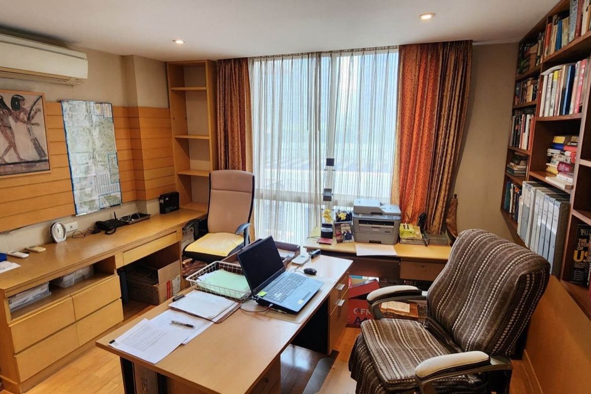 A large unit with 2 bed for sale in Chang Klan