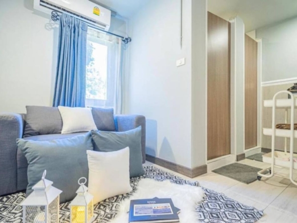 safe with key card system to enter and exit the building. The building is airy and well--CMB-CMB04820