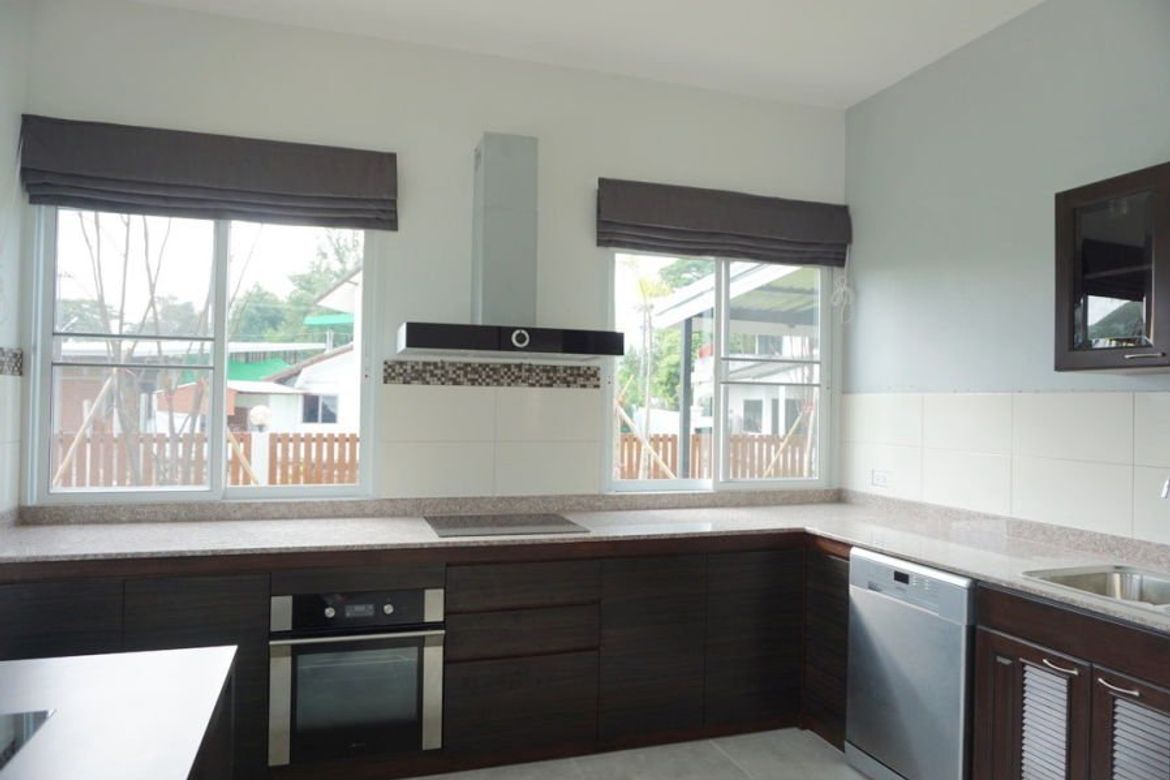 Brand new house with a private pool for rent in San Sai