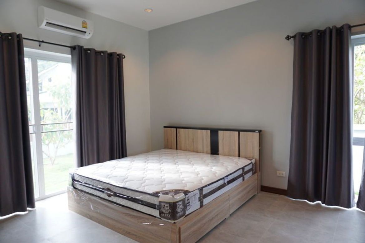 Brand new house with a private pool for rent in San Sai