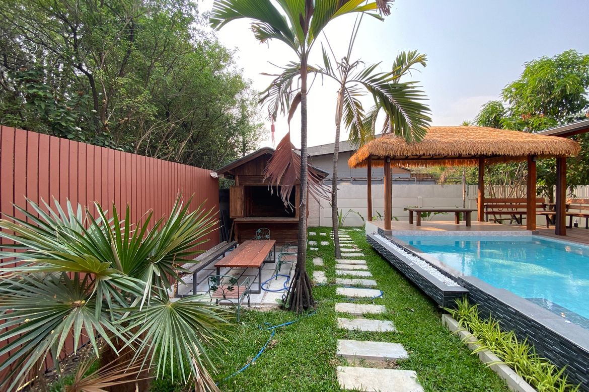 A brand new pool villa with 3 bed for rent in Hang Dong