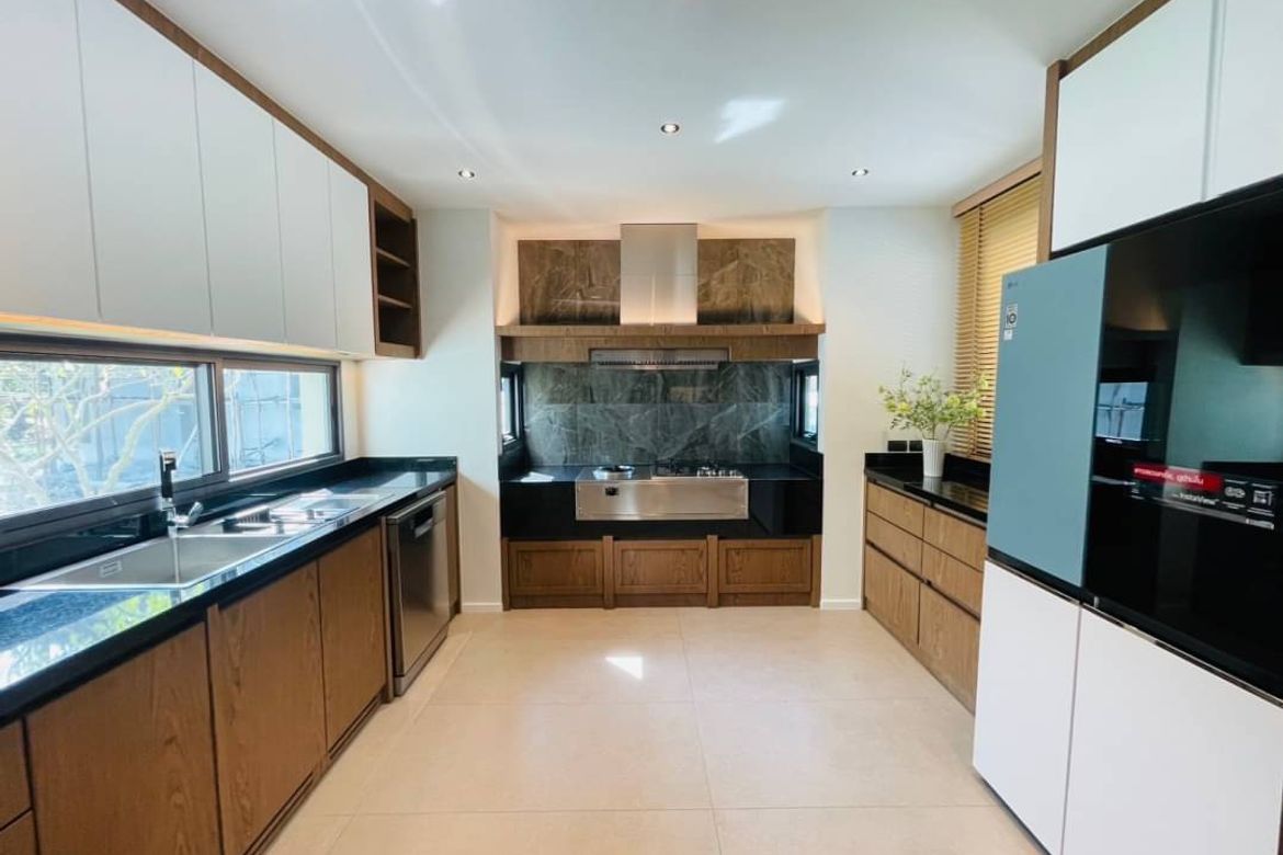 Luxury Pool Villa Model style for Sale in Green Valley project