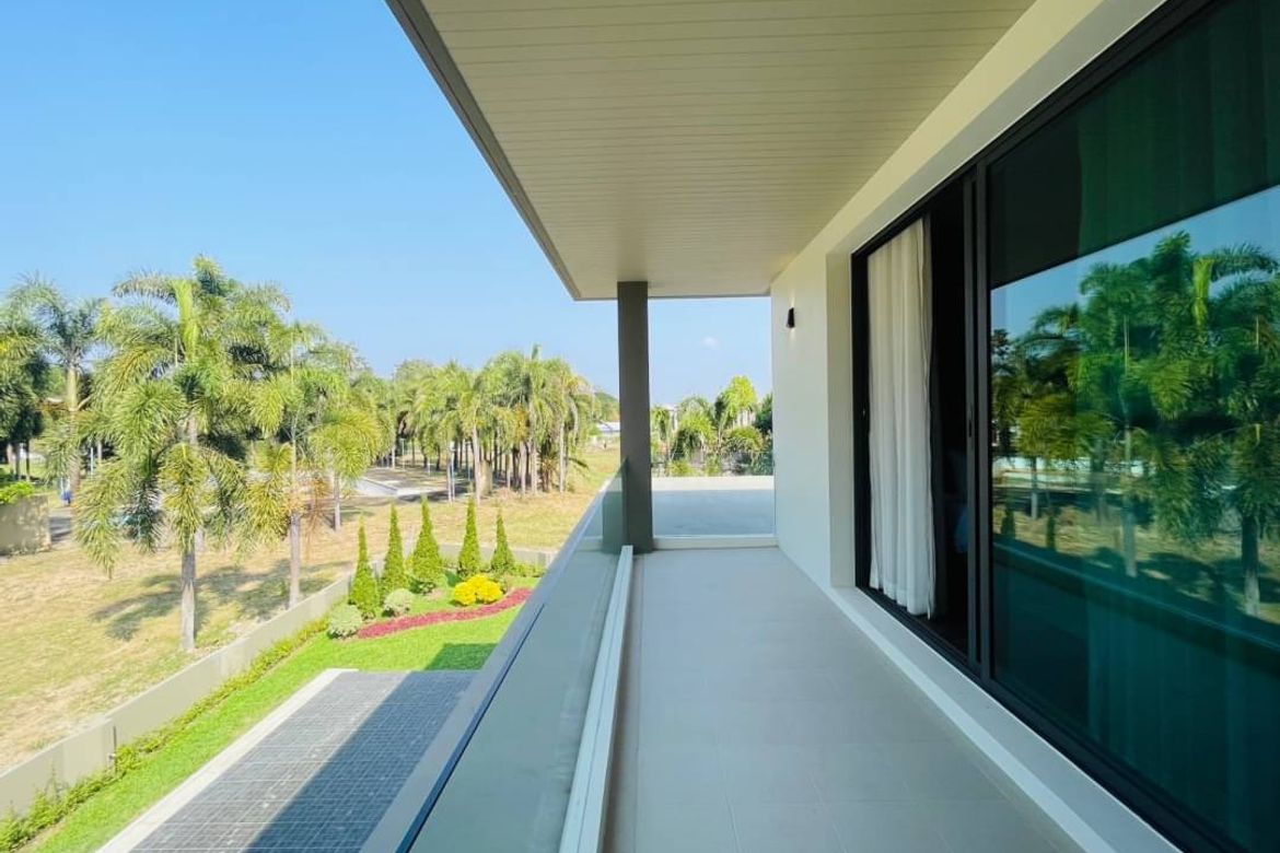 Luxury Pool Villa Model style for Sale in Green Valley project