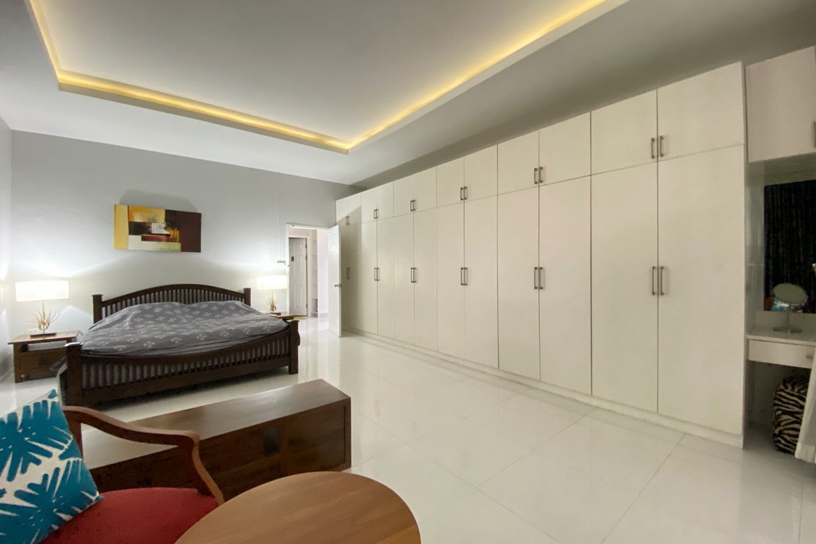 2 bed villa with a private pool for rent in Chang Kian
