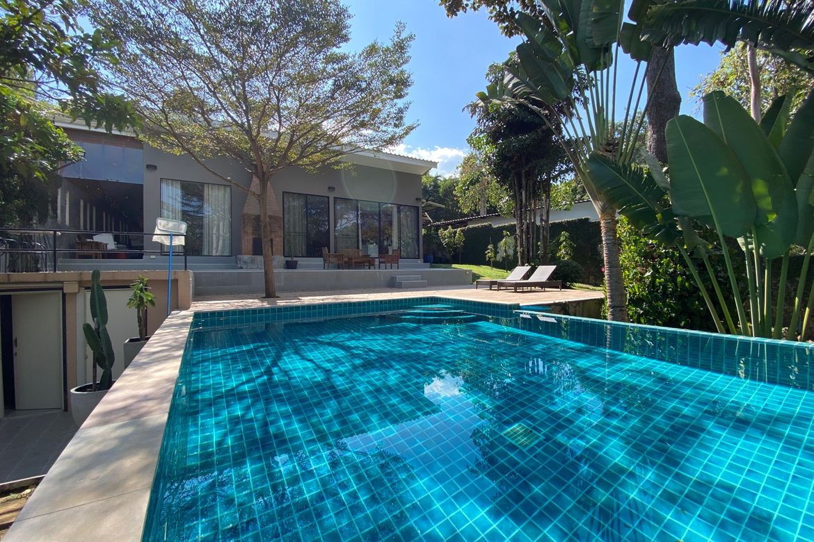2 bed villa with a private pool for rent in Chang Kian