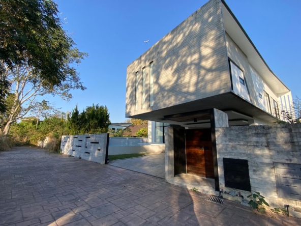 Modern 3 Bedrooms House for Rent in Chang Phuak area