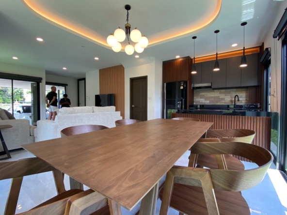 A modern 3 bed house for rent in Muang Chiang Mai-P-PHR977